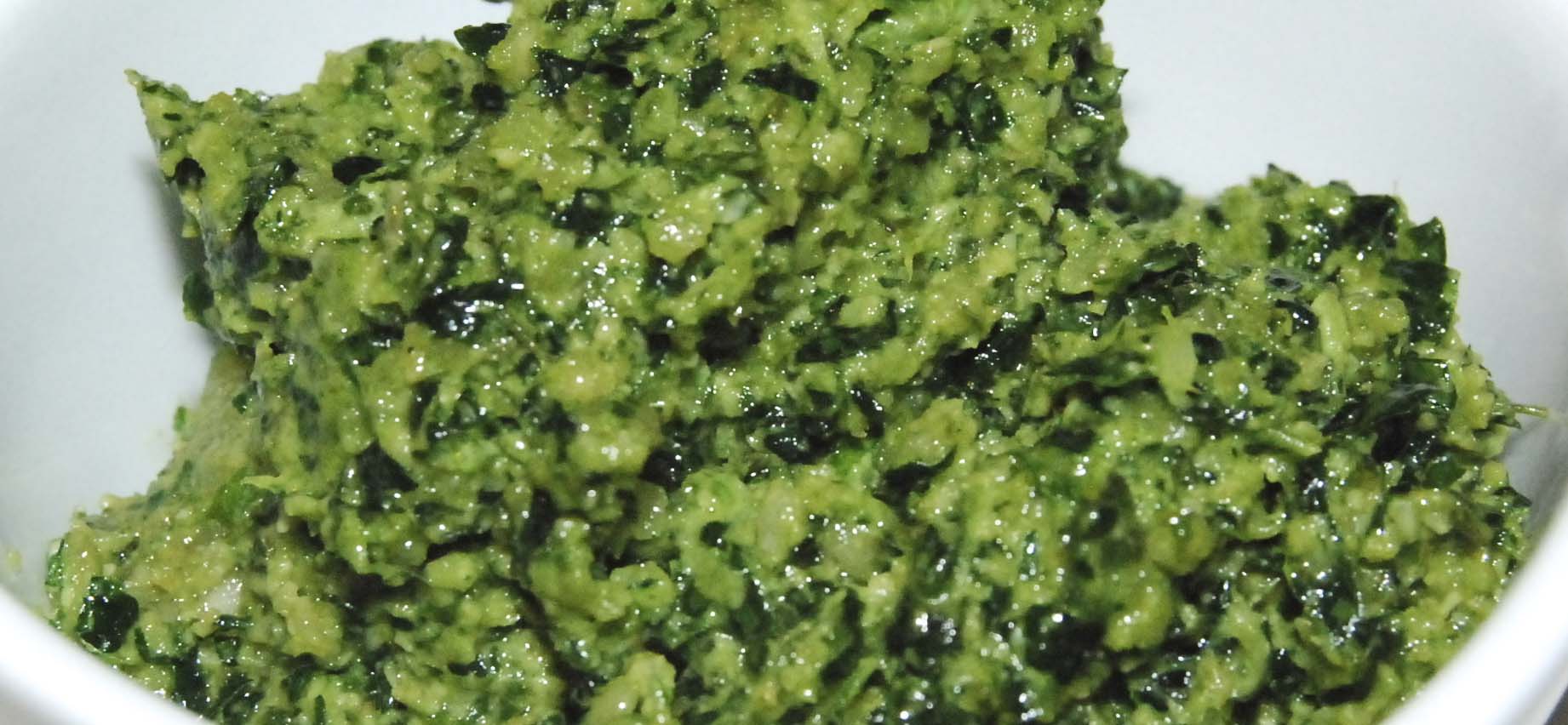 Low-FODMAP Macadamia Pesto