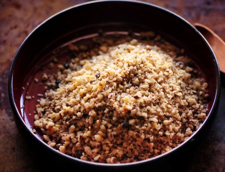 Low-FODMAP sesame and coriander dukkah