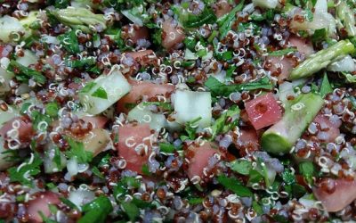 Low-FODMAP quinoa, feta and spinach salad
